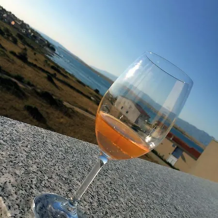 Duga - Familie Il - I Vanovic Lamarra Urlaub Auf * 维尔